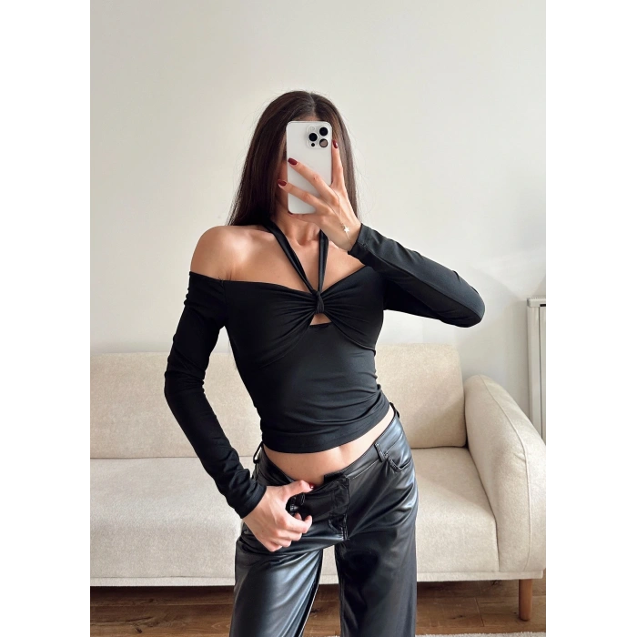 Ön Büzgü Boyun Bağlamalı Crop - SİYAH