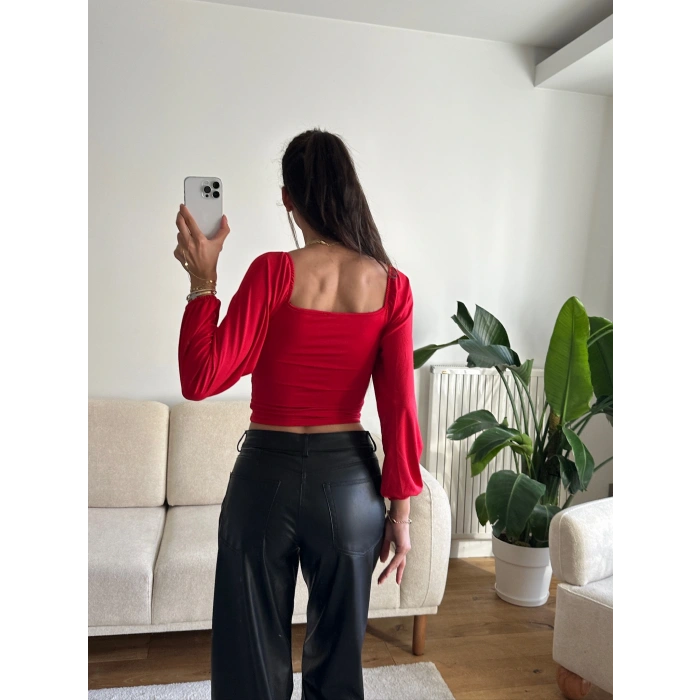 Ön Büzgülü Balon Kol Crop - KIRMIZI