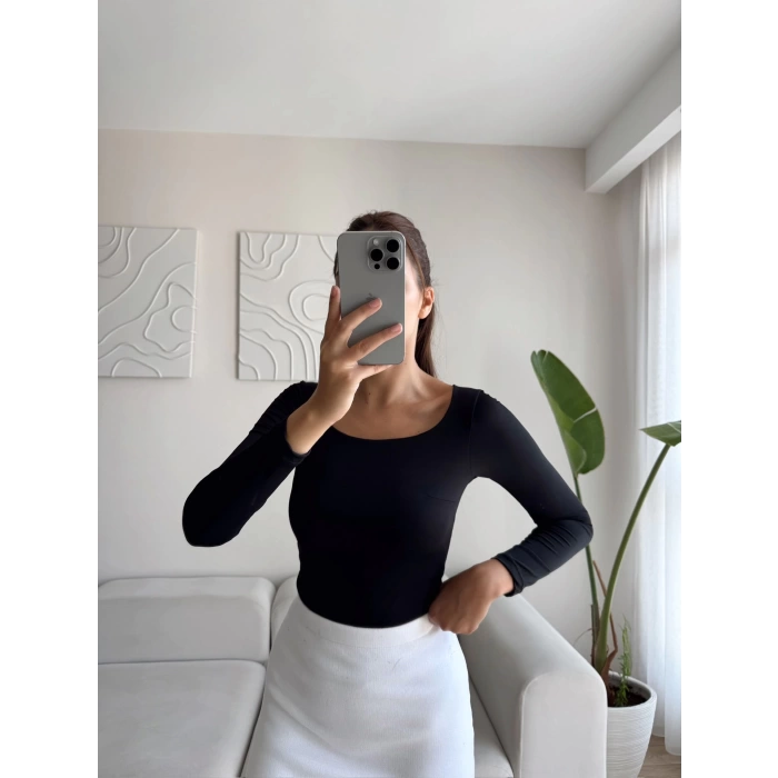 Oval Yaka Çift Kat Crop - SİYAH
