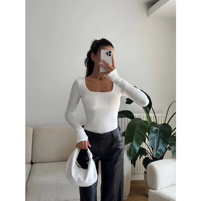 Parmak Geçmeli Kare Yaka Crop - BEYAZ