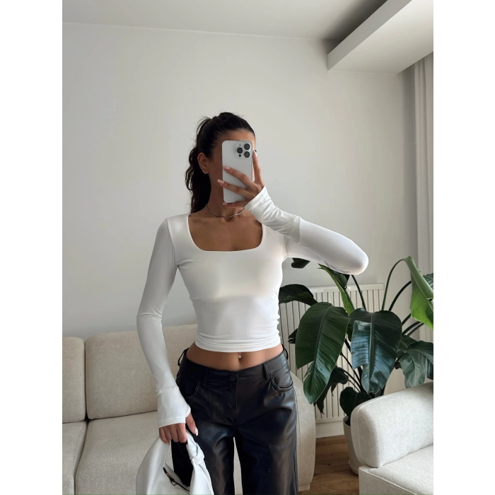 Parmak Geçmeli Kare Yaka Crop - BEYAZ