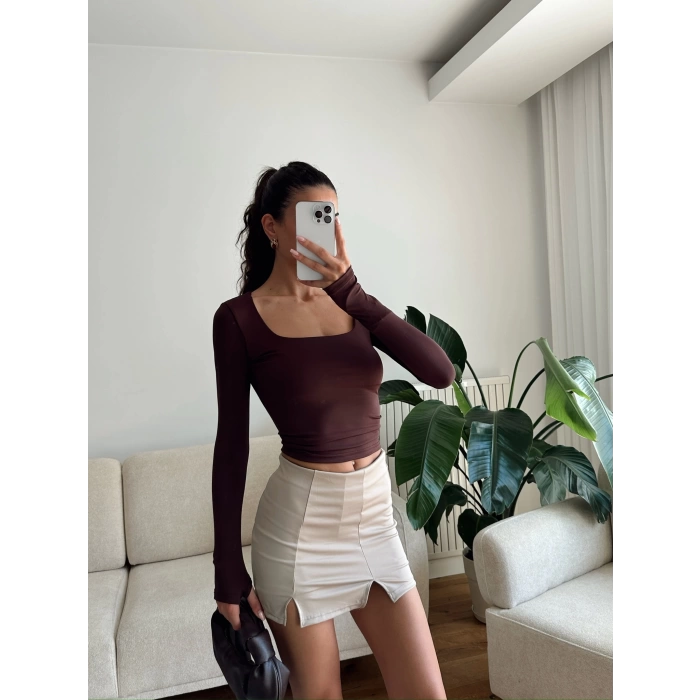 Parmak Geçmeli Kare Yaka Crop - KAHVE