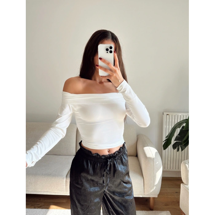 Parmak Geçmeli Madonna Crop - BEYAZ