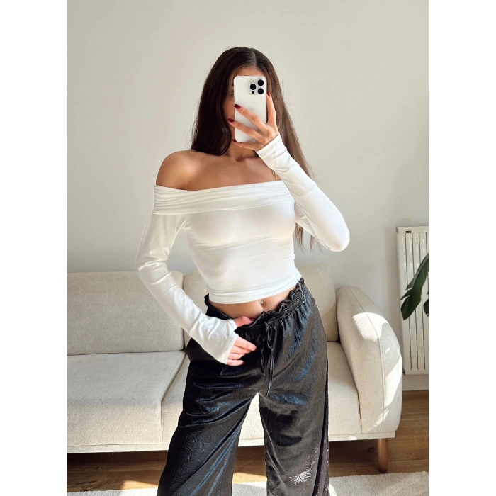 Parmak Geçmeli Madonna Crop - BEYAZ