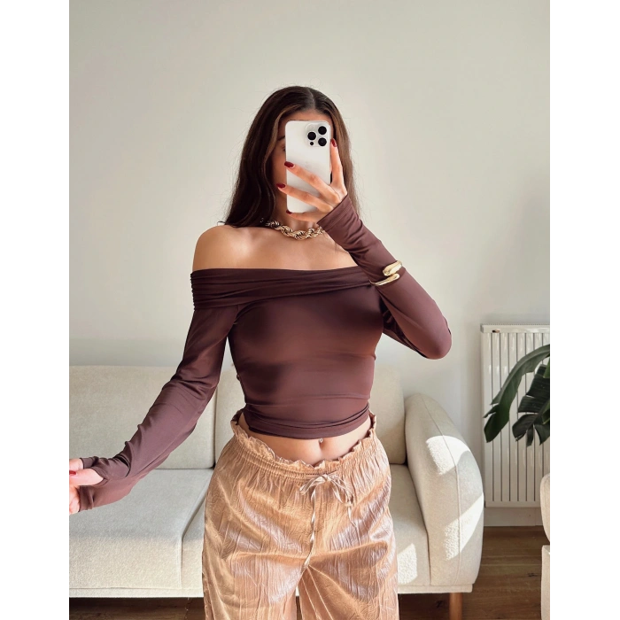 Parmak Geçmeli Madonna Crop - KAHVE