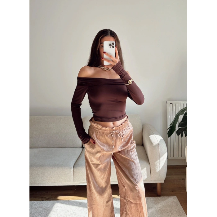 Parmak Geçmeli Madonna Crop - KAHVE