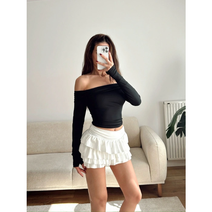 Parmak Geçmeli Madonna Crop - SİYAH