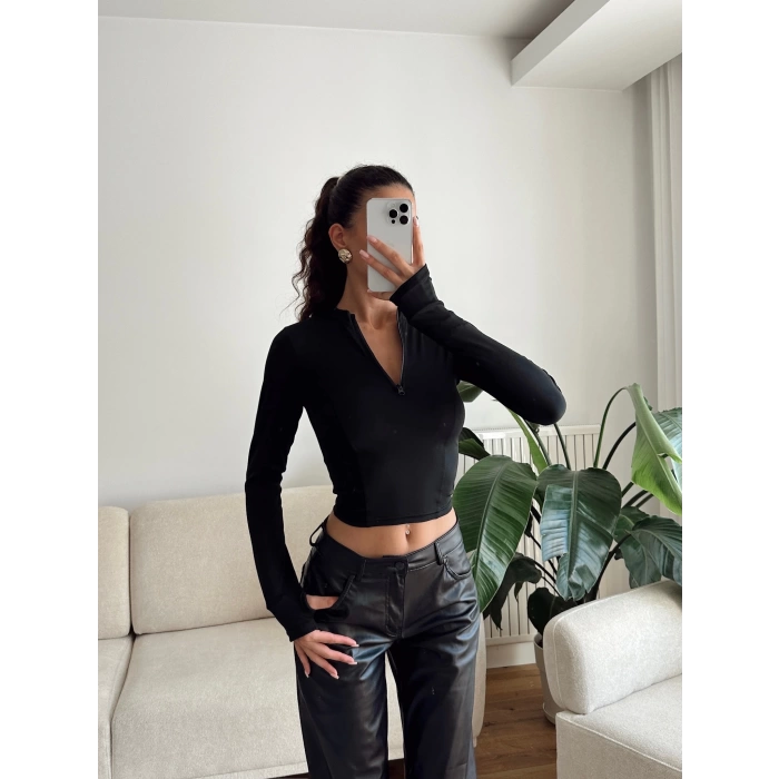 Parmak Germeli Fermuar Crop - SİYAH