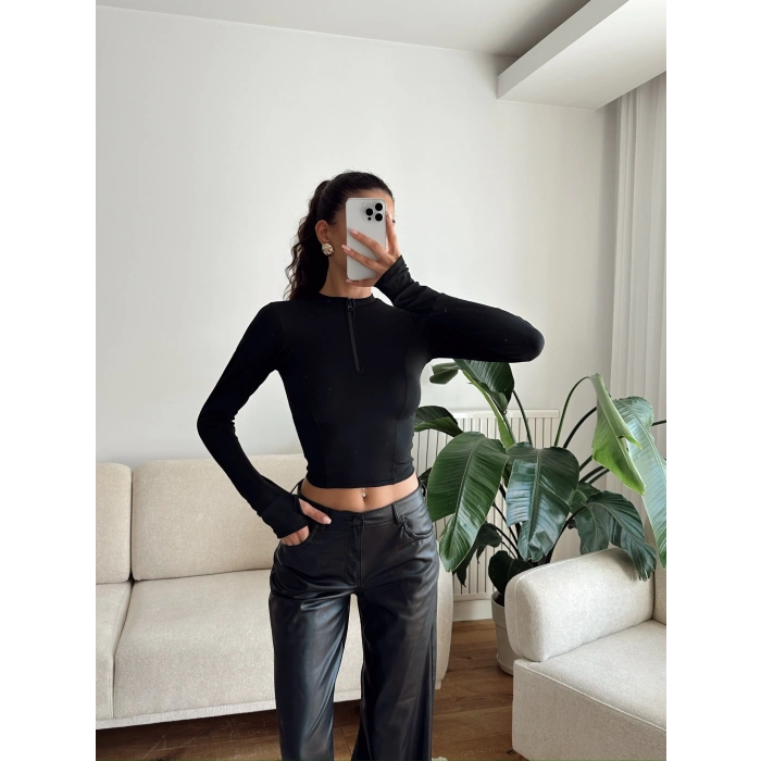 Parmak Germeli Fermuar Crop - SİYAH