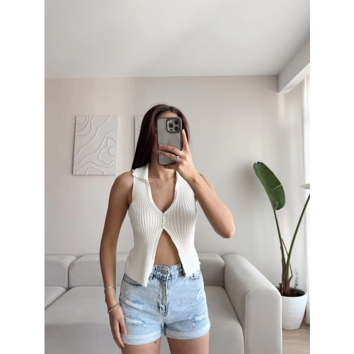 Polo Yaka Düğmeli Crop - BEYAZ