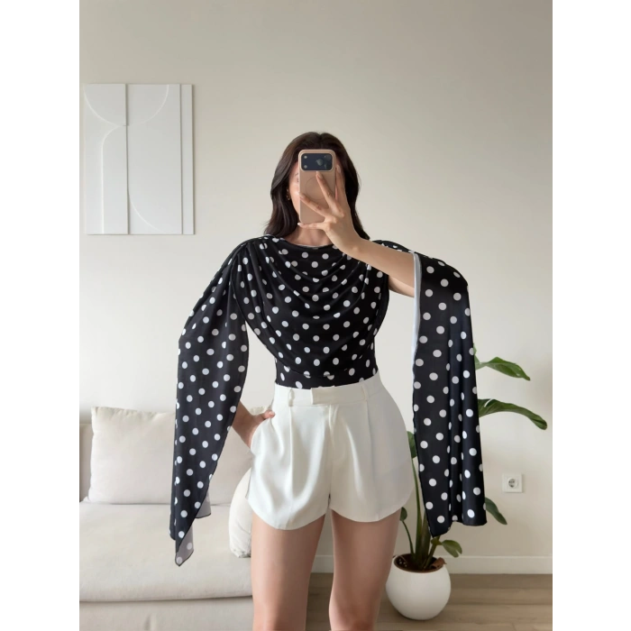 Puantiyeli Drapeli Pelerin Bodysuit - SİYAH