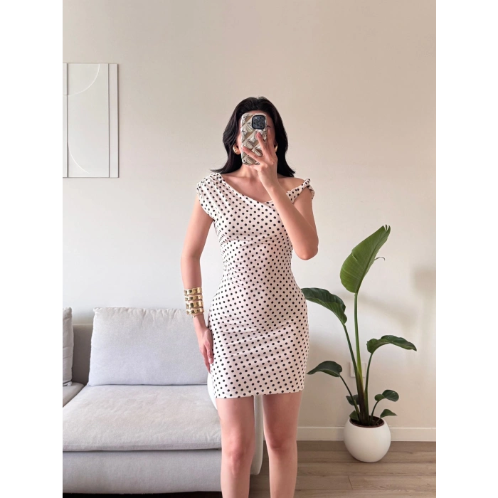 Puantiyeli Omuz Burgu Elbise - BEYAZ