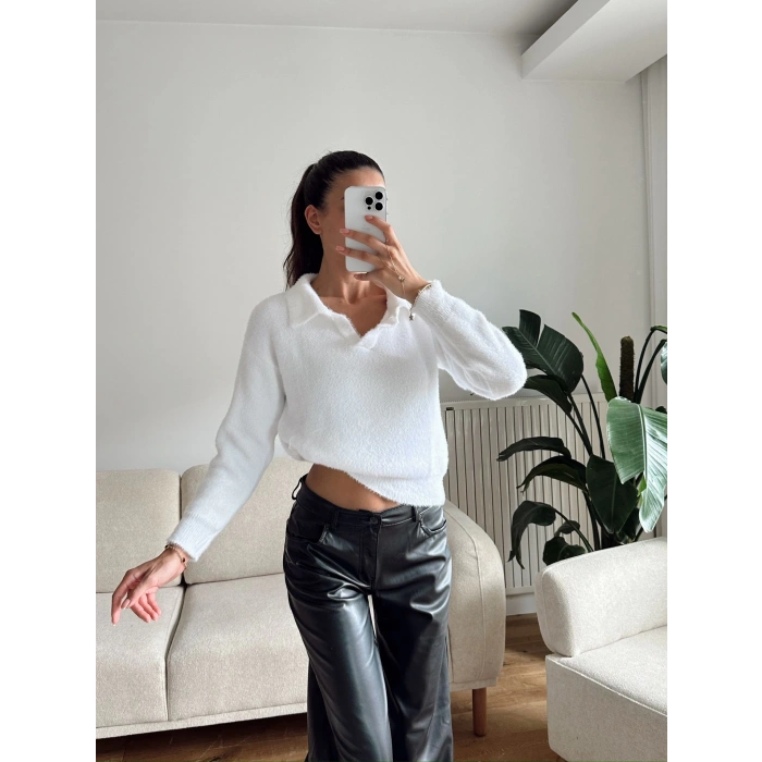 Sakallı Polo Yaka Crop - BEYAZ