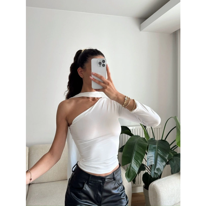 Tek Omuz Fularlı Bluz - BEYAZ