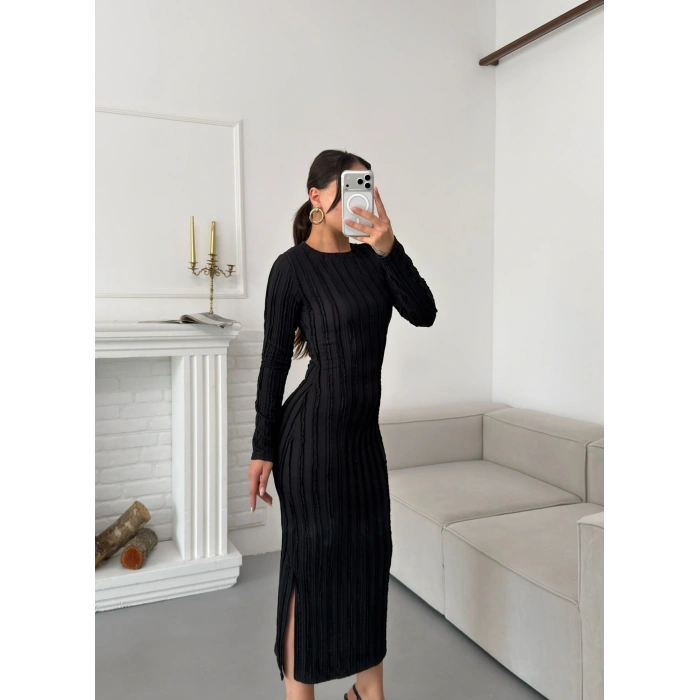 Ters Dikiş Yırtmaçlı Elbise - SİYAH