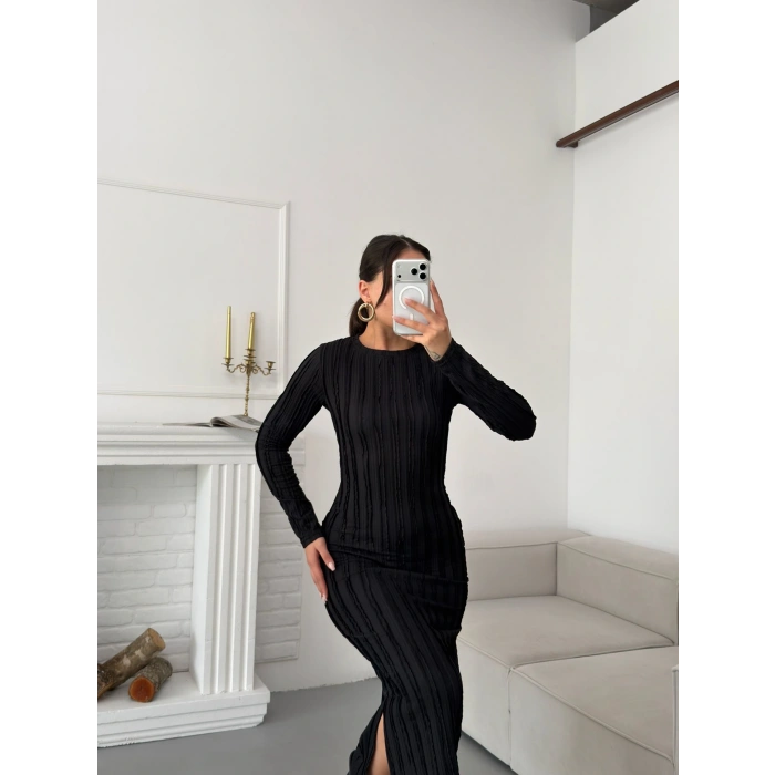 Ters Dikiş Yırtmaçlı Elbise - SİYAH