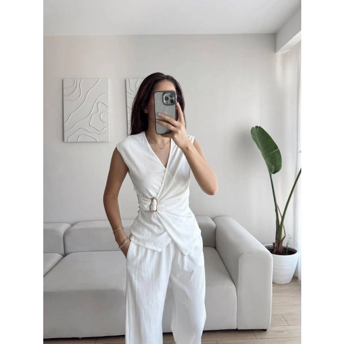 Tokalı Kruvaze Pantolon Takım - BEYAZ