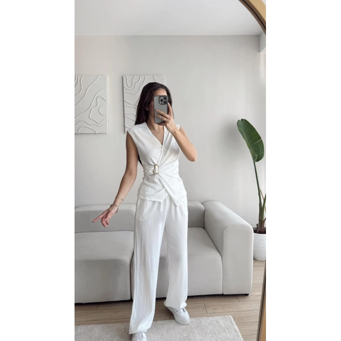 Tokalı Kruvaze Pantolon Takım - BEYAZ