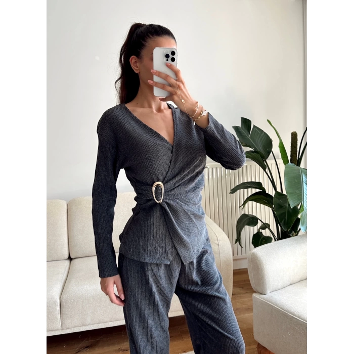 Tokalı Kruvaze Pantolon Takım - FÜME