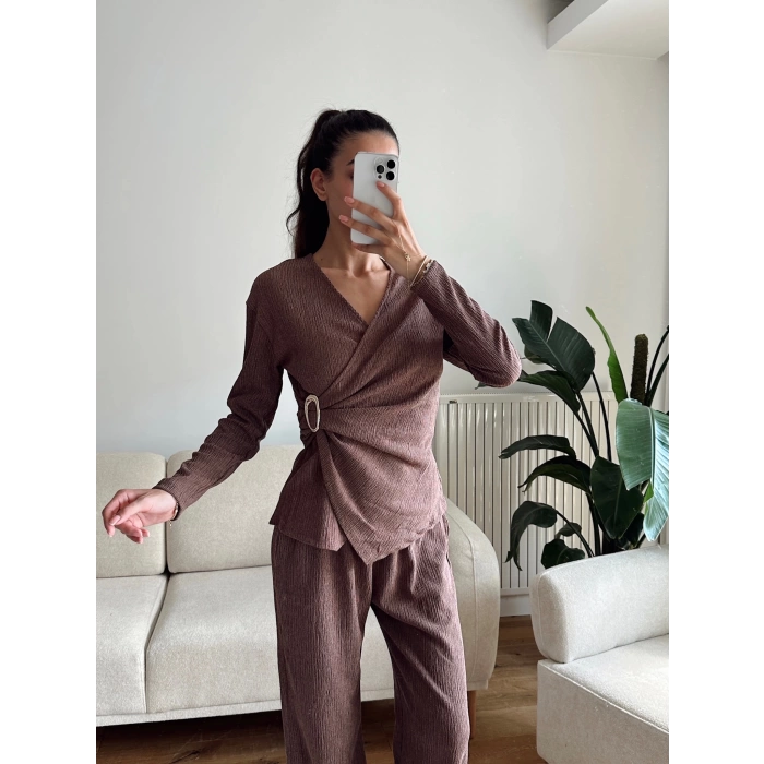 Tokalı Kruvaze Pantolon Takım - KAHVE