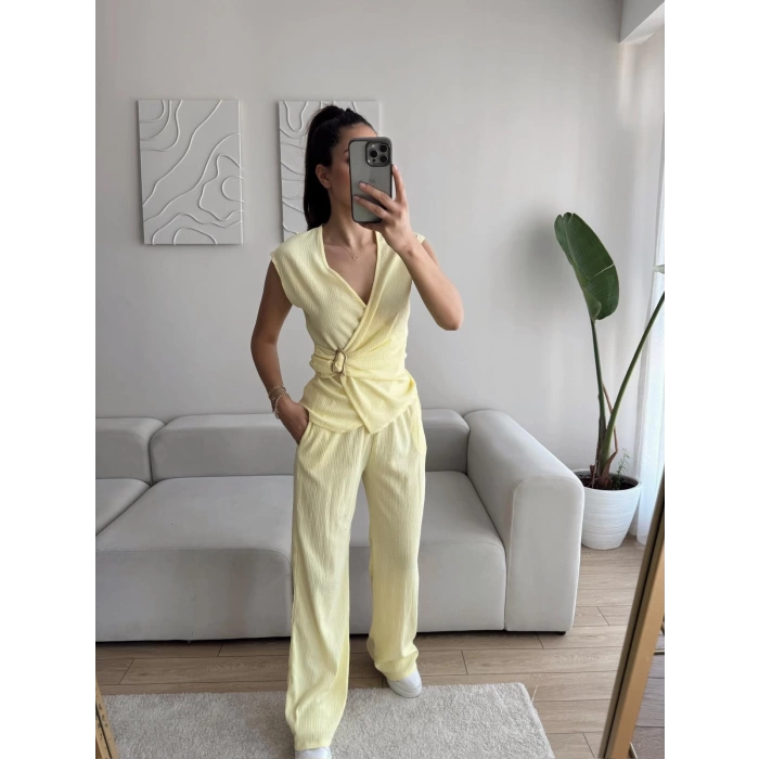 Tokalı Kruvaze Pantolon Takım - SARI