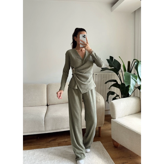 Tokalı Kruvaze Pantolon Takım - YEŞİL