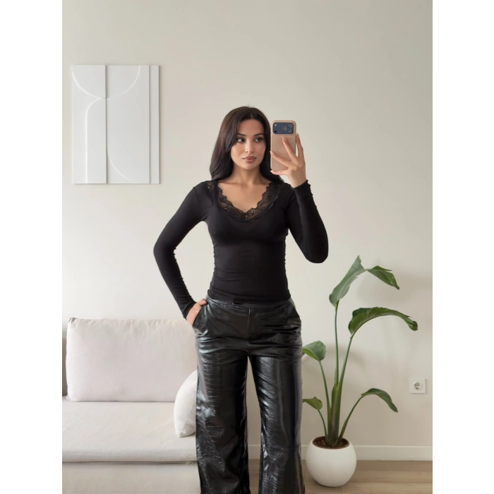 Transparan Dantel Detay Bluz - SİYAH
