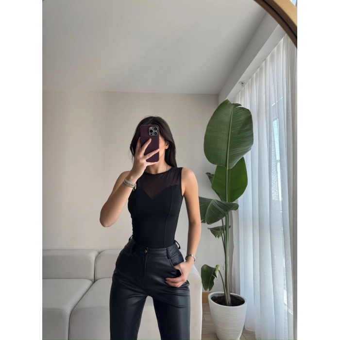 Tül Detay Omuz Dekolte Bodysuit