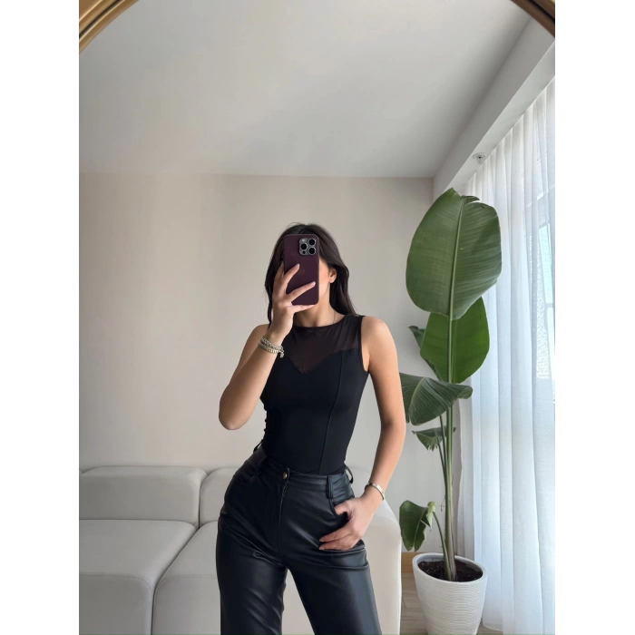 Tül Detay Omuz Dekolte Bodysuit