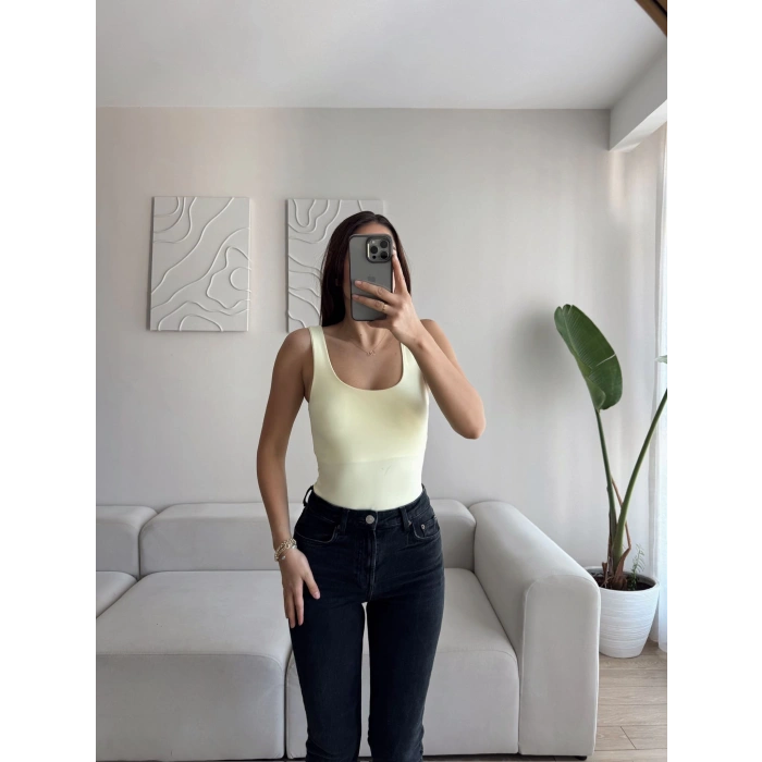 U Yaka Astarlı Crop - SARI