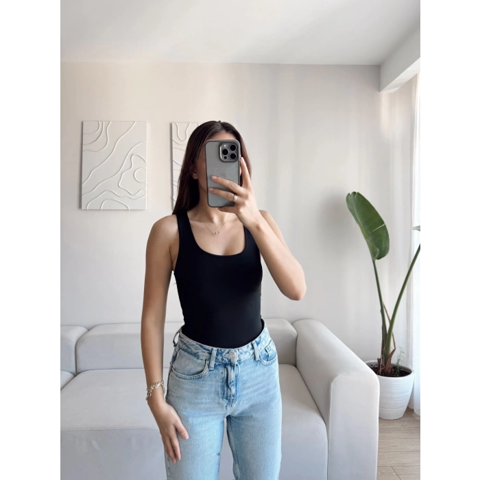 U Yaka Astarlı Crop - SİYAH