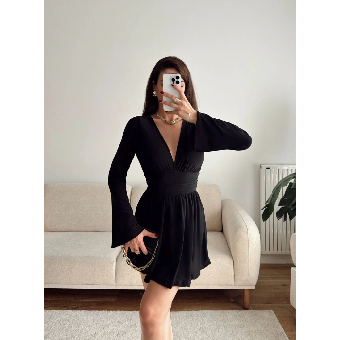 V Dekolte Şortlu Elbise - SİYAH