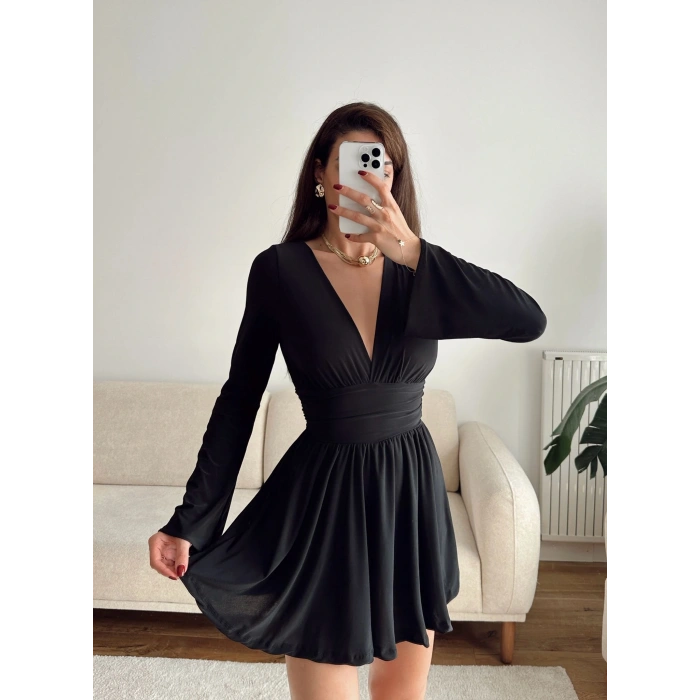V Dekolte Şortlu Elbise - SİYAH