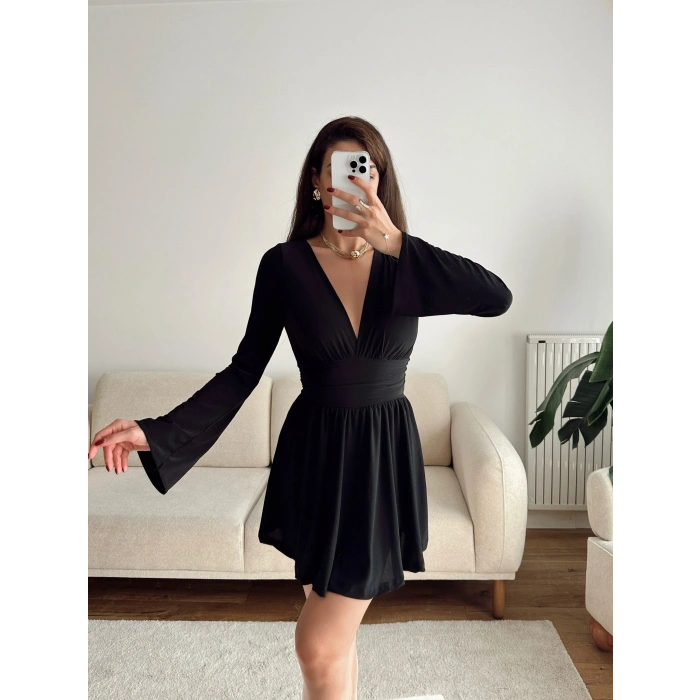 V Dekolte Şortlu Elbise - SİYAH