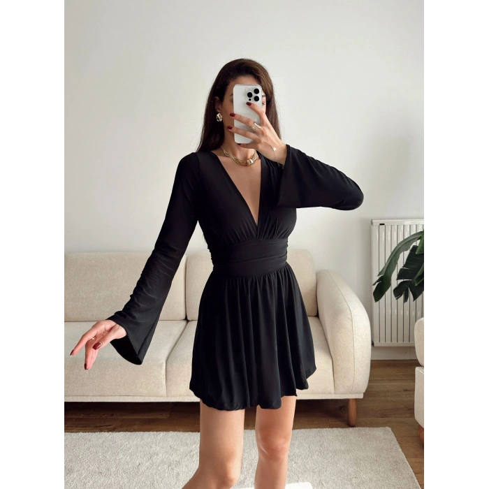 V Dekolte Şortlu Elbise - SİYAH