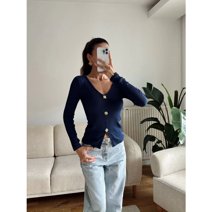 V Yaka Aksesuarlı Bluz - LACİVERT