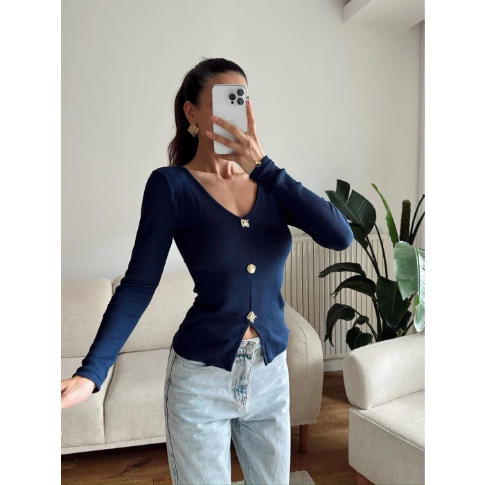 V Yaka Aksesuarlı Bluz - LACİVERT