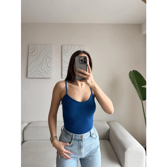 V Yaka Askılı Crop - SAKS MAVİSİ