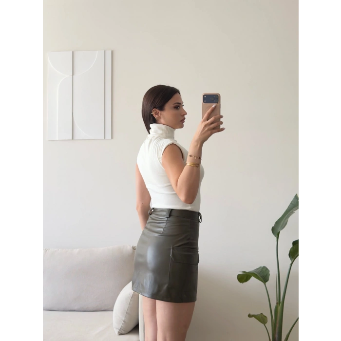 Vatkalı Dik Yaka Bodysuit - BEYAZ