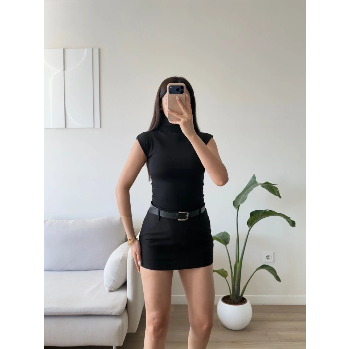 Vatkalı Dik Yaka Bodysuit - SİYAH