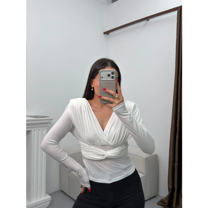 Vatkalı Drapeli Bluz - BEYAZ