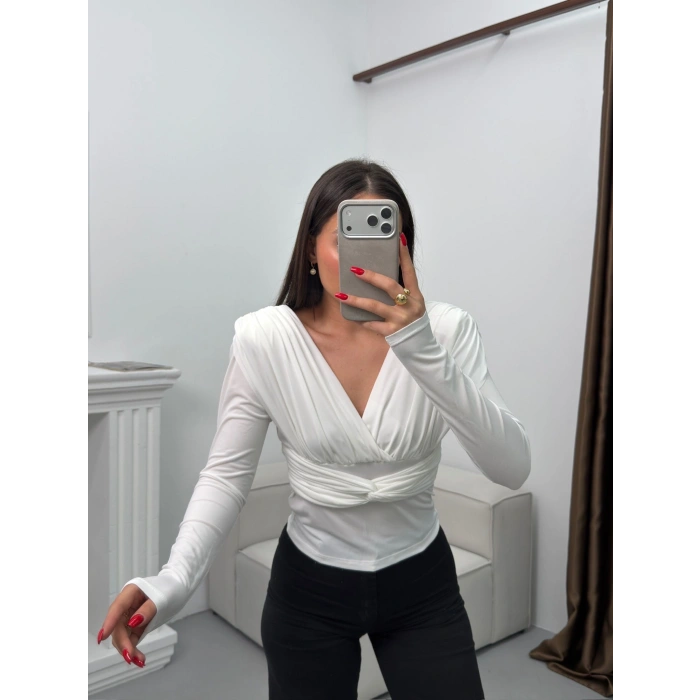 Vatkalı Drapeli Bluz - BEYAZ