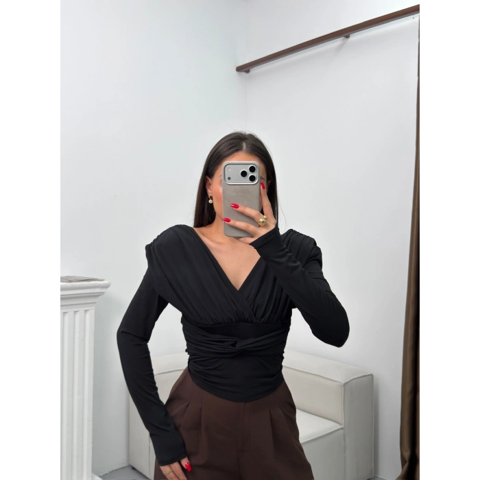 Vatkalı Drapeli Bluz - SİYAH