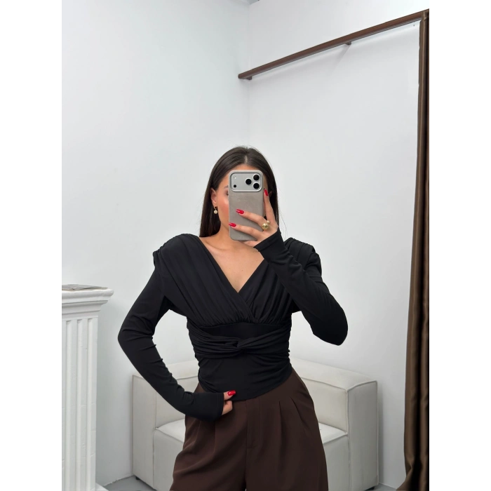 Vatkalı Drapeli Bluz - SİYAH