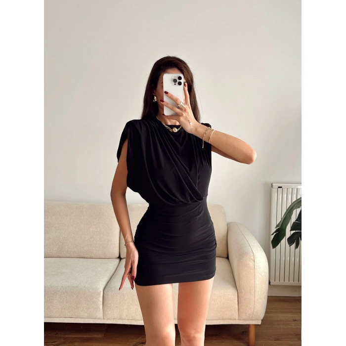 Vatkalı Drapeli Elbise - SİYAH