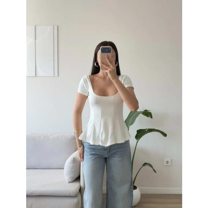 Volanlı Oval Yaka Bluz - BEYAZ