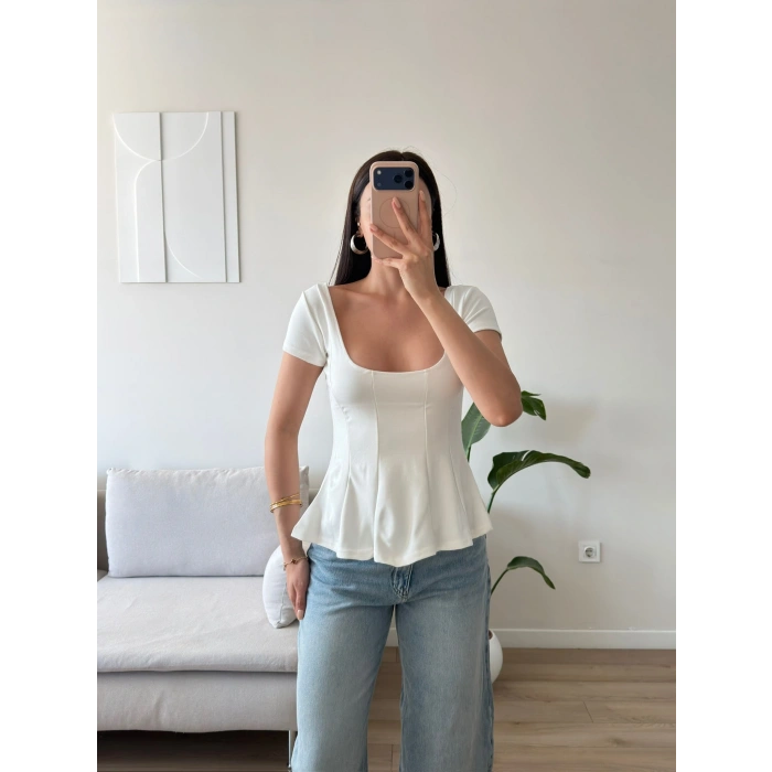 Volanlı Oval Yaka Bluz - BEYAZ