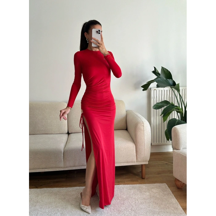 Yan Büzgü Derin Yırtmaç Elbise - KIRMIZI