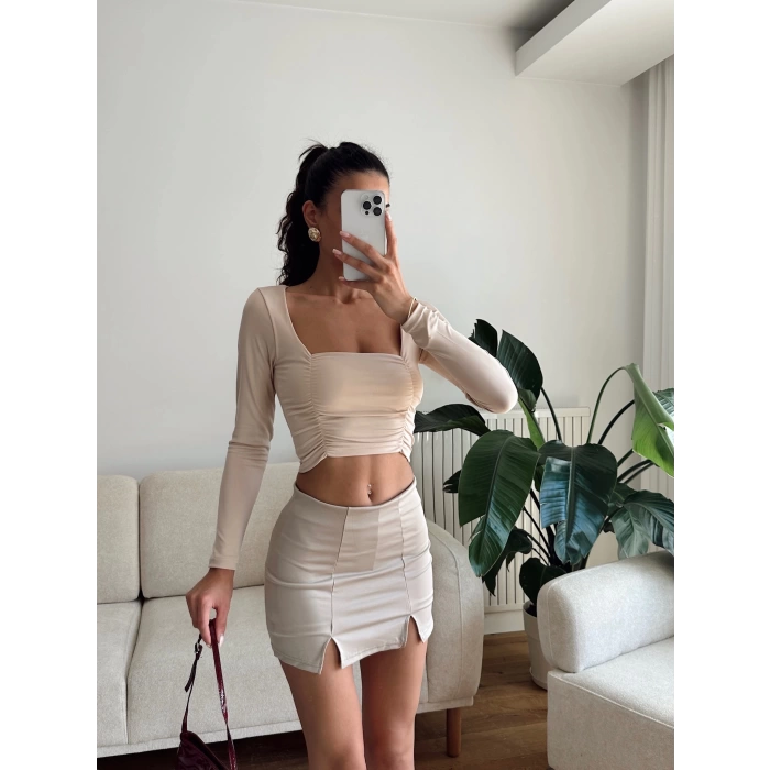 Yan Büzgü Kare Yaka Crop - BEJ