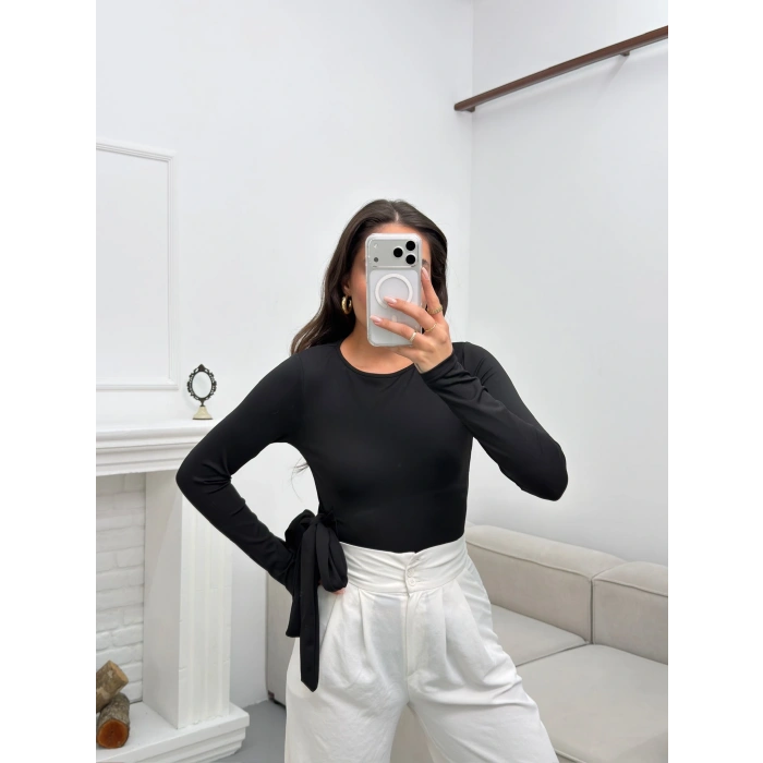 Yan Kuşak Detay Bluz - SİYAH
